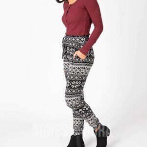 Agnes & Dora Everyday Jogger Alpine Fairisle Snowflake Black White Sizes XS/S/M